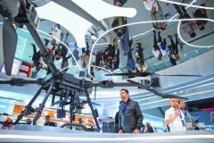 从贸易中间商变身“厂一代”的