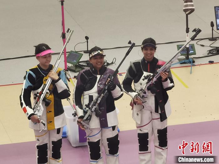 印度选手破世界纪录夺金 中国选手张琼月摘银