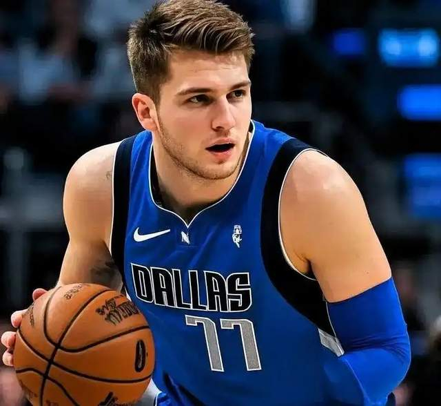 独行侠交易东契奇致战绩崩盘湖人崛起