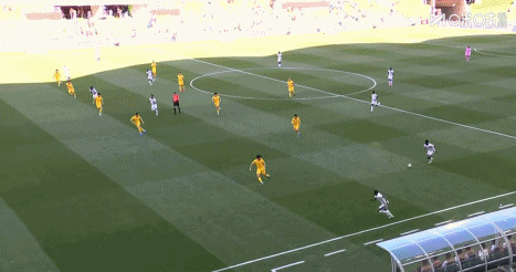 中国男足首战喀麦隆遭遇天崩开局 邵佳一541战术